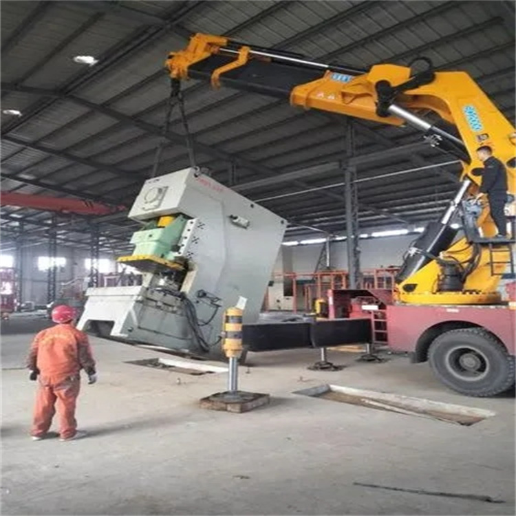 大悟80吨折臂吊车出租附近电话